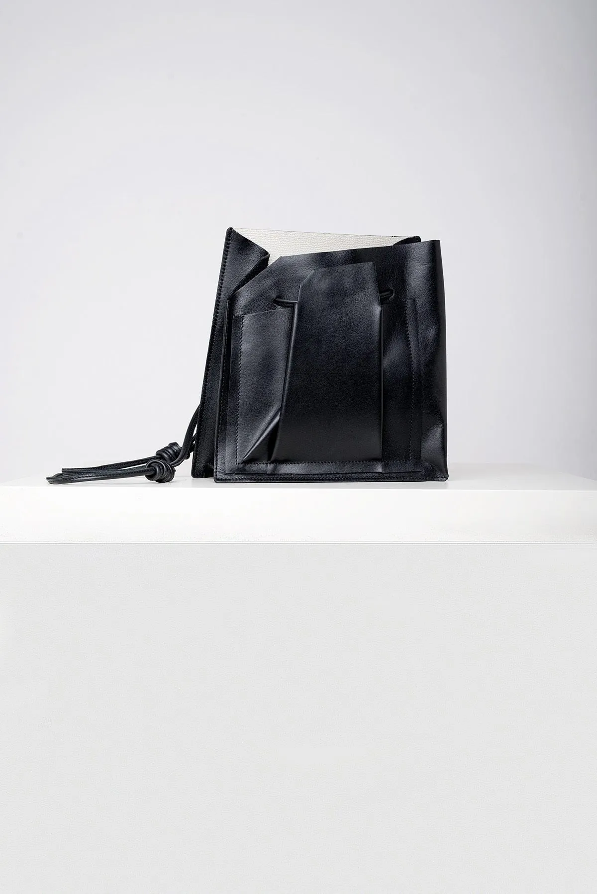 Close Bag - Black