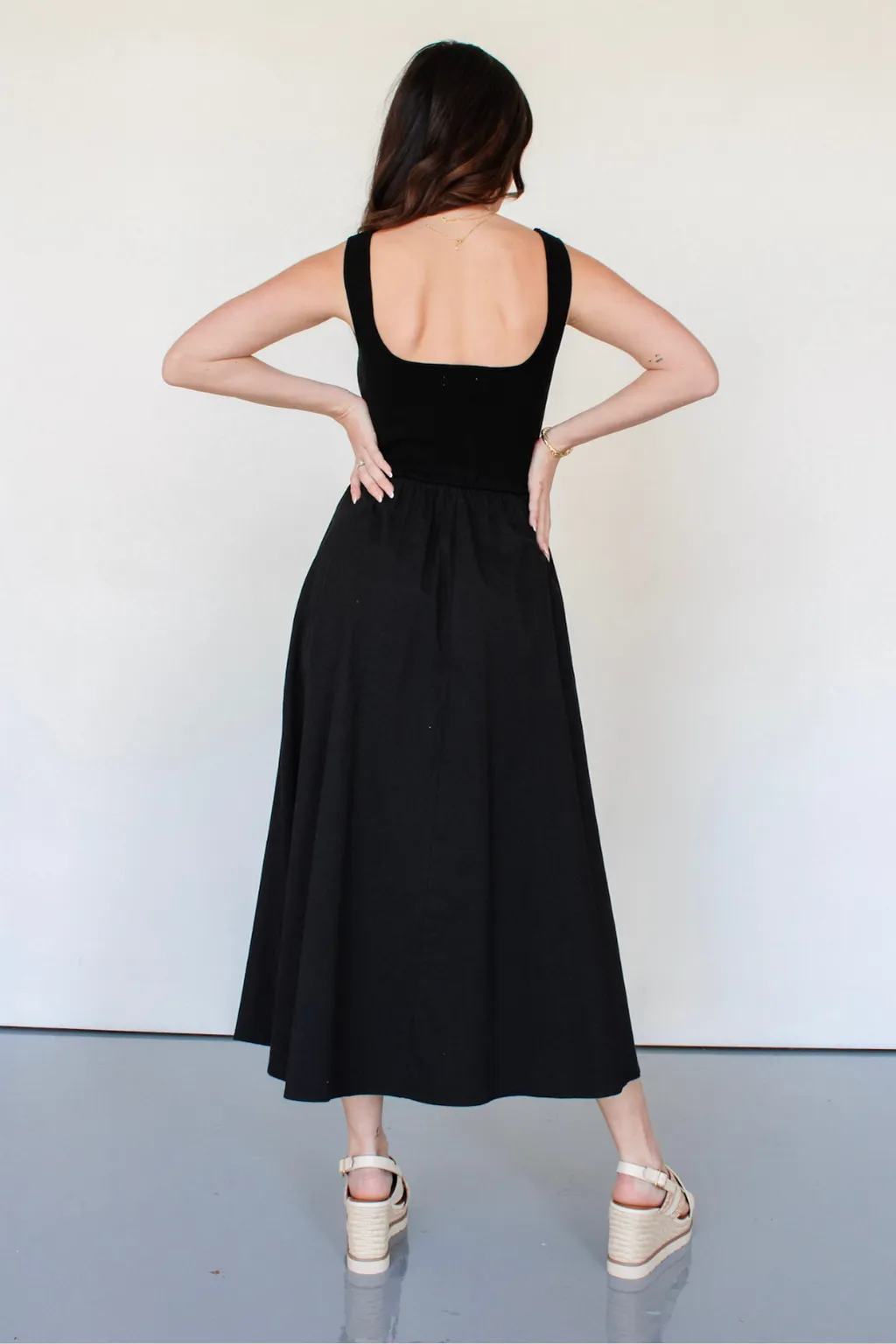 Heaven In your Eyes Midi Dress in Black