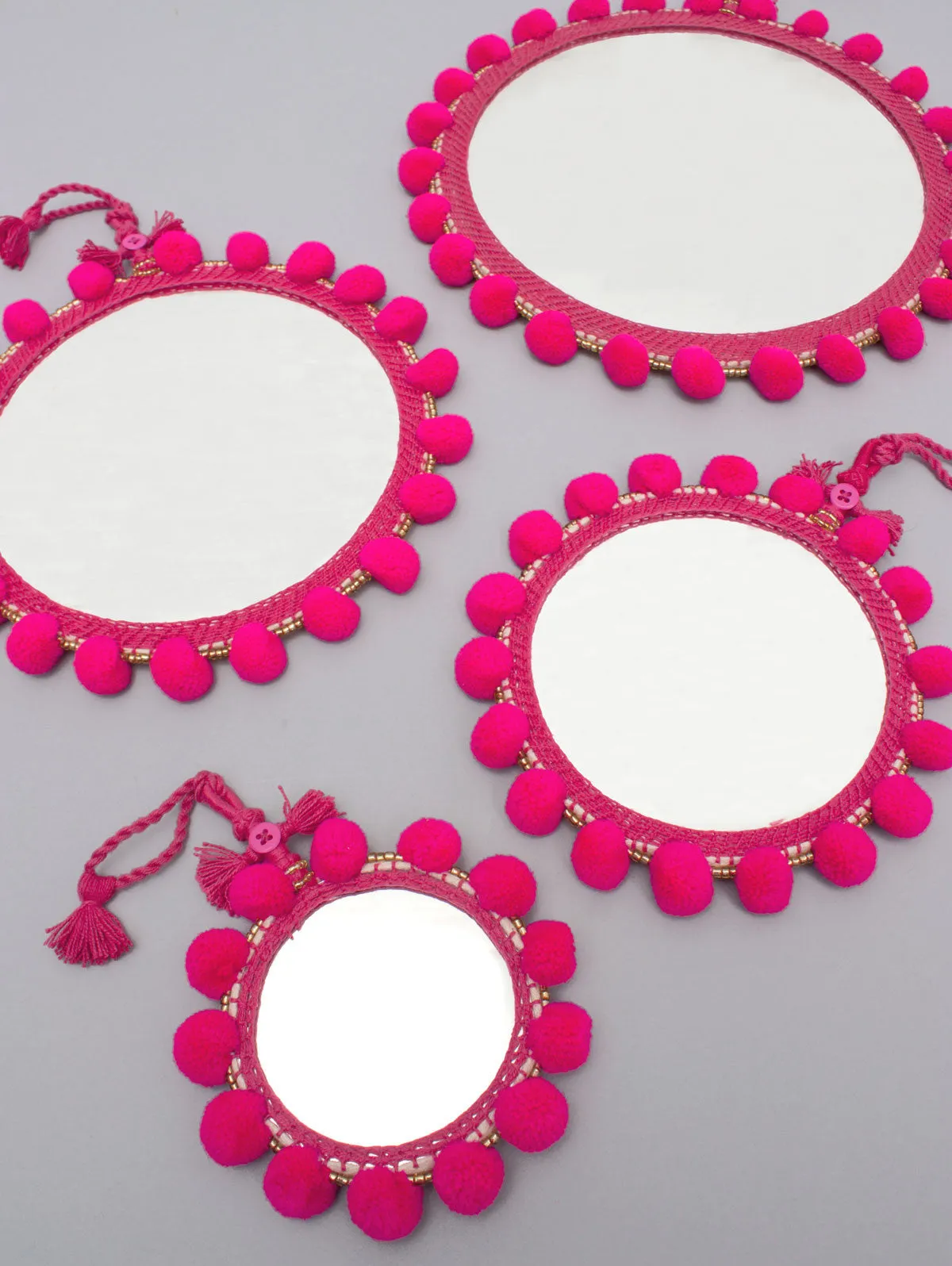 Pom Pom Mirrors, Pink